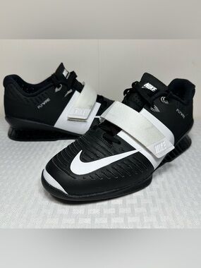 Nike Romaleos 3 Weight Lifting Training Shoes Women's 8 Black White 878557 001